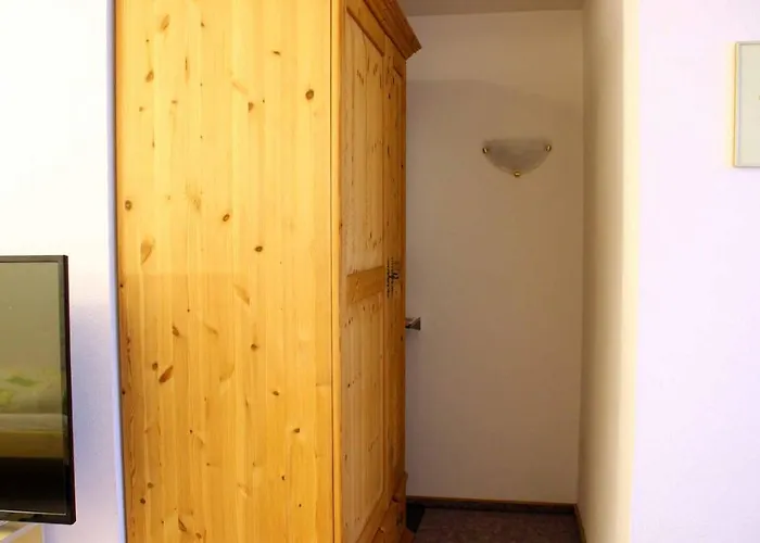 Zum Weissen Lamm Hotel *