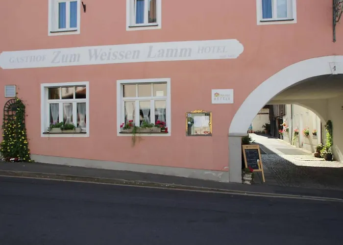 Zum Weissen Lamm Hotel *
