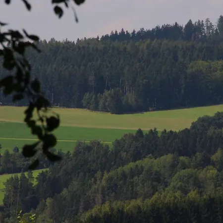 Zum Weissen Lamm Otel