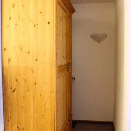 Zum Weissen Lamm Otel *