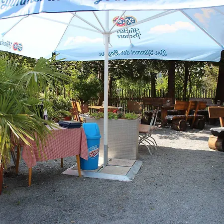Zum Weissen Lamm Hotell